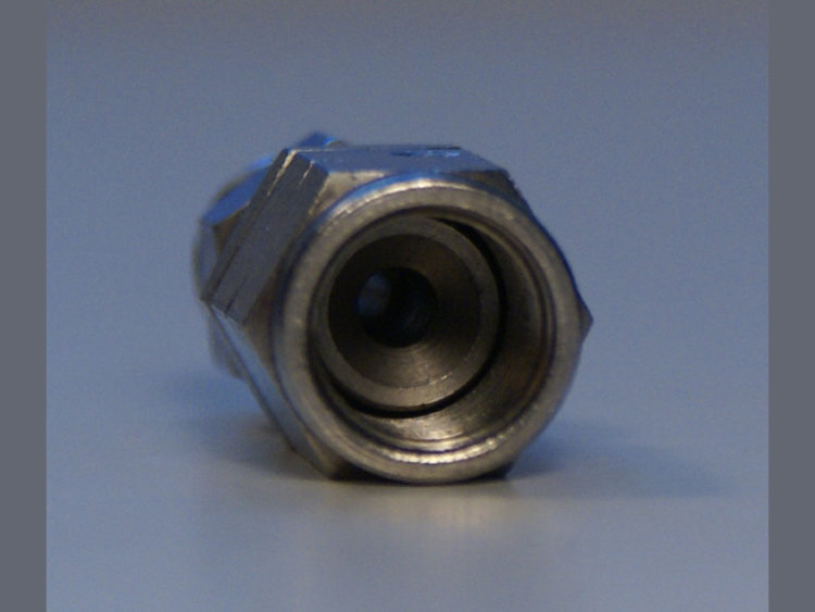 Фитинг мама M10*1 под прямой конус, вращающийся D-03 нерж. сталь 451-31C, Goodridge